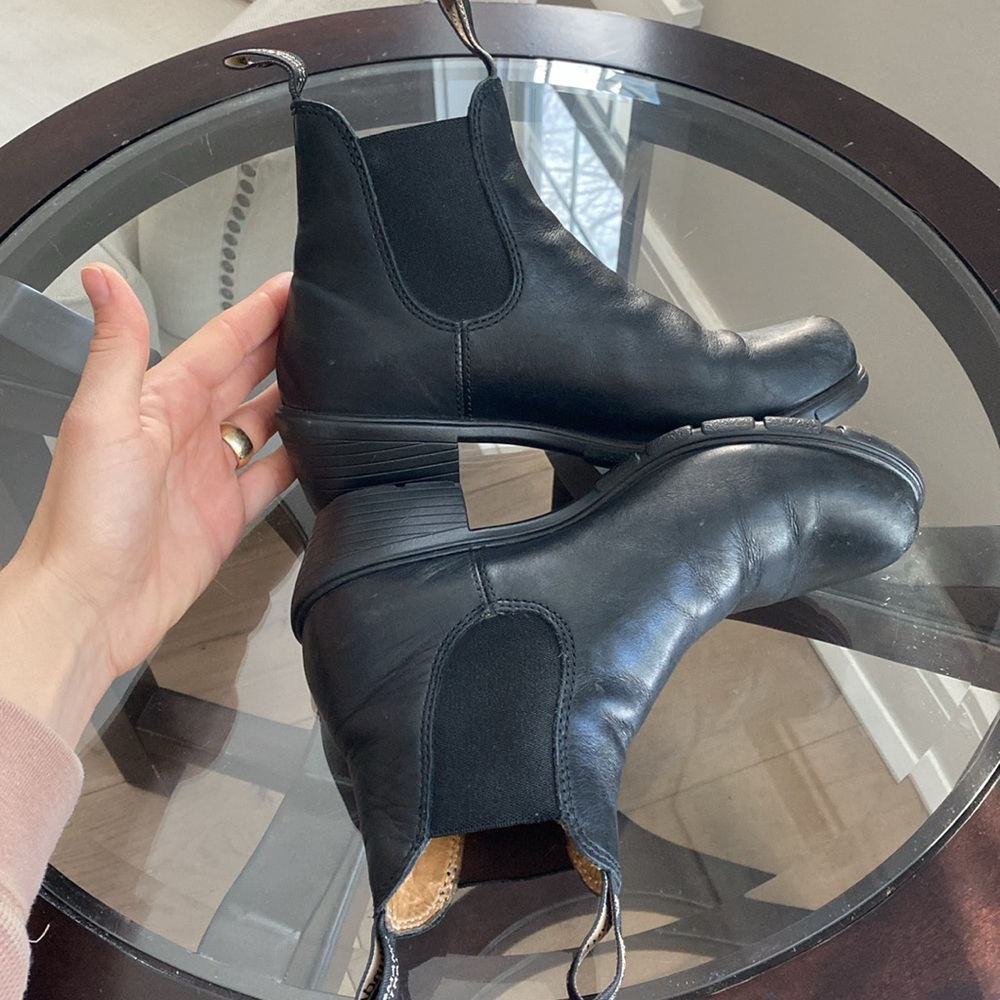 Blundstone 1671 Heeled Chelsea Boots - Picture 10 of 16